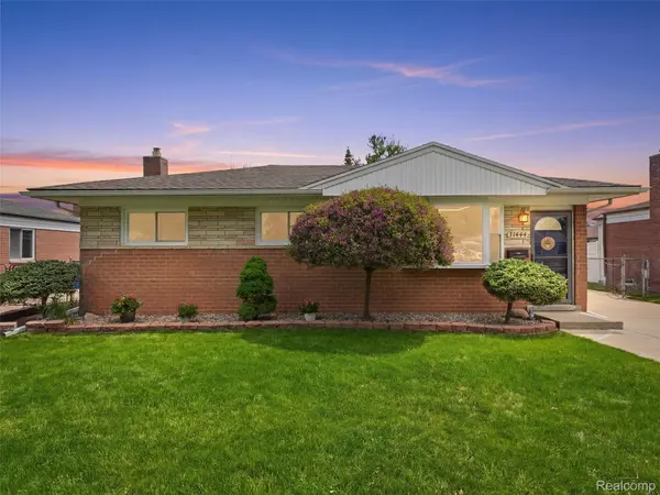 31444 Gardendale DR, Warren, MI 48088