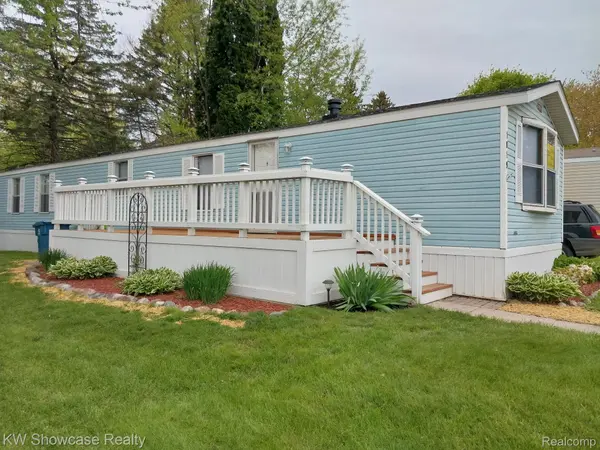 1819 Aldrin Court, Milford, MI 48381