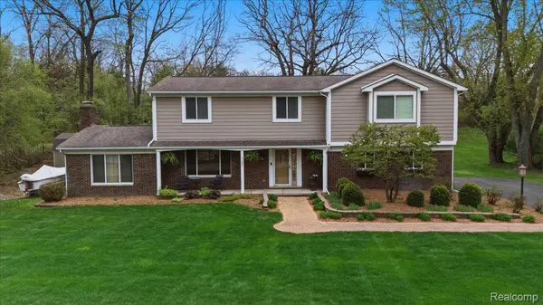 5105 Mohawk AVE, Independence Charter Township, MI 48348