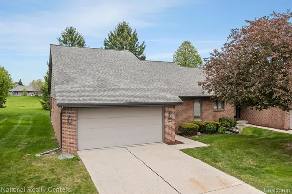 16061 Meadows DR, Macomb Township, MI 48044