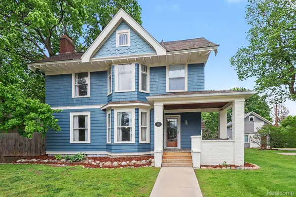 95 Dennison ST, Oxford Village, MI 48371