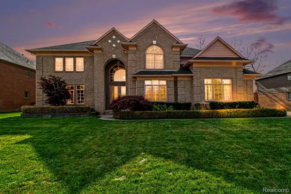 6929 Dakota DR, Troy, MI 48098
