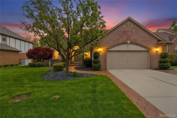 48528 Lafayette DR, Macomb Township, MI 48044
