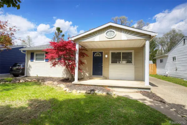 1330 Redleaf LN, Ypsilanti Charter Township, MI 48198