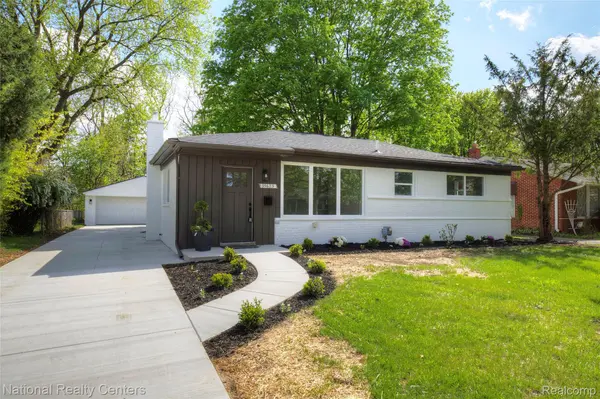 35623 Minton ST, Livonia, MI 48150