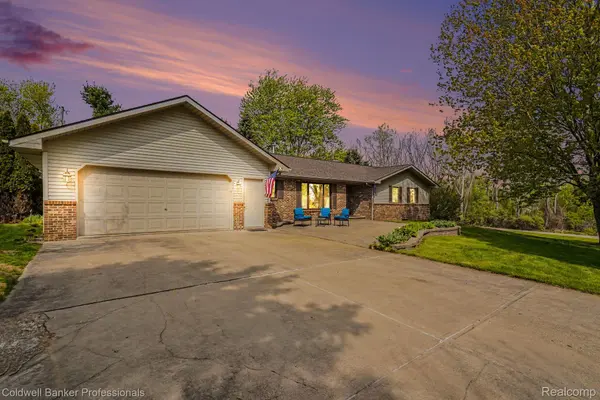 593 Deanna DR, Lapeer Township, MI 48446