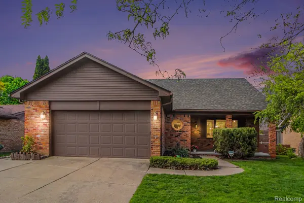 45440 Holmes DR, Canton Charter Township, MI 48187
