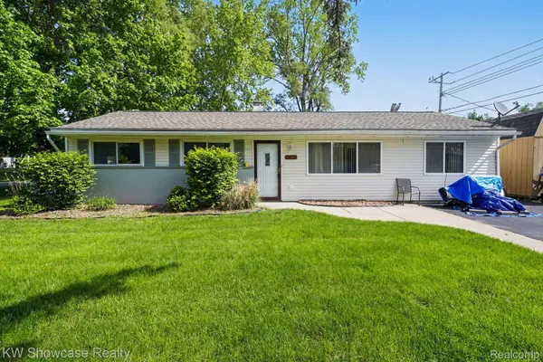 6612 Rowley DR, Waterford Charter Township, MI 48329