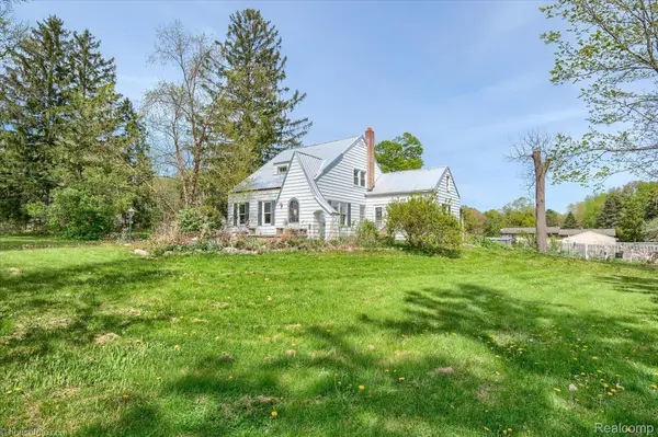 164 Myers RD, Lapeer Township, MI 48446