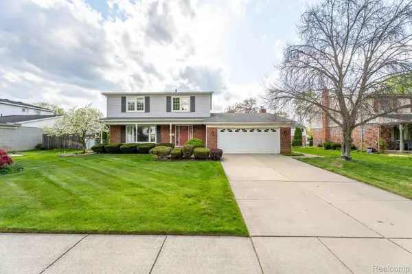 16299 Edgewood DR, Livonia, MI 48154