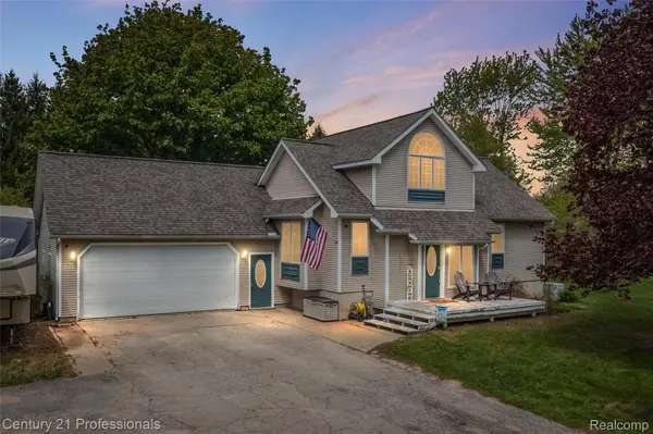 1764 Wooley RD, Brandon Charter Township, MI 48371