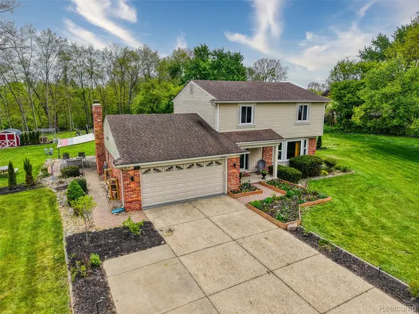 29211 Geraldine CT, Farmington Hills, MI 48336