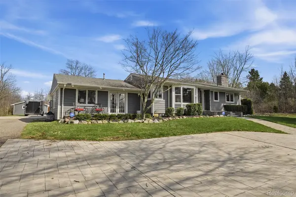 26300 Johns RD, Lyon Charter Township, MI 48178