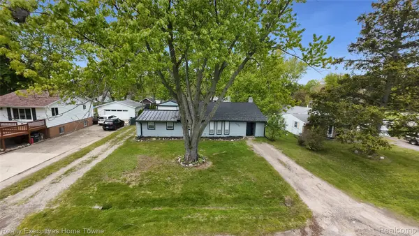 1373 Nolta RD, Walled Lake, MI 48390