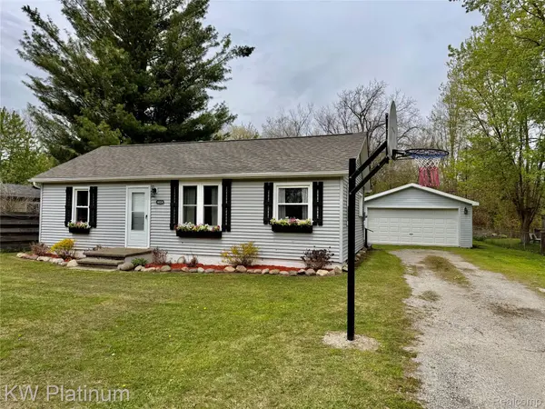 4654 Davidson RD, Kimball Township, MI 48074