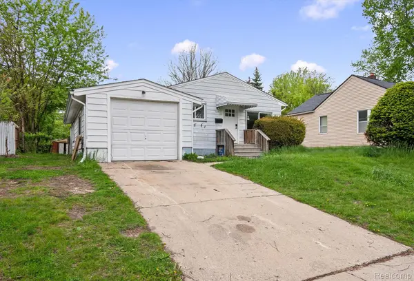 665 Stirling ST, Pontiac, MI 48340