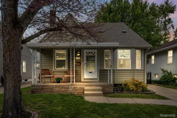 1174 Columbia RD, Berkley, MI 48072
