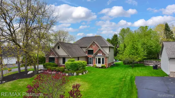 5043 Oak Bluff CT, Genoa Township, MI 48843