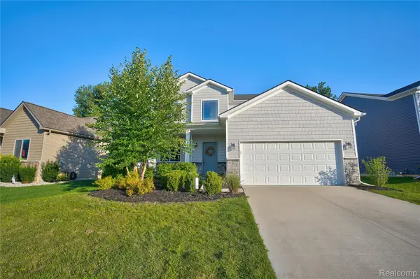 320 Hidden River E, Holly Township, MI 48442