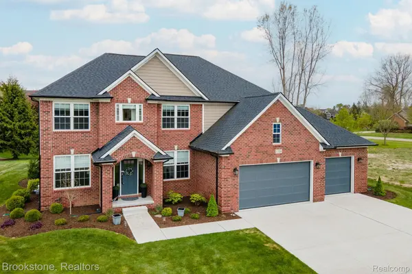 1728 John Paul CT, Oxford Charter Township, MI 48371