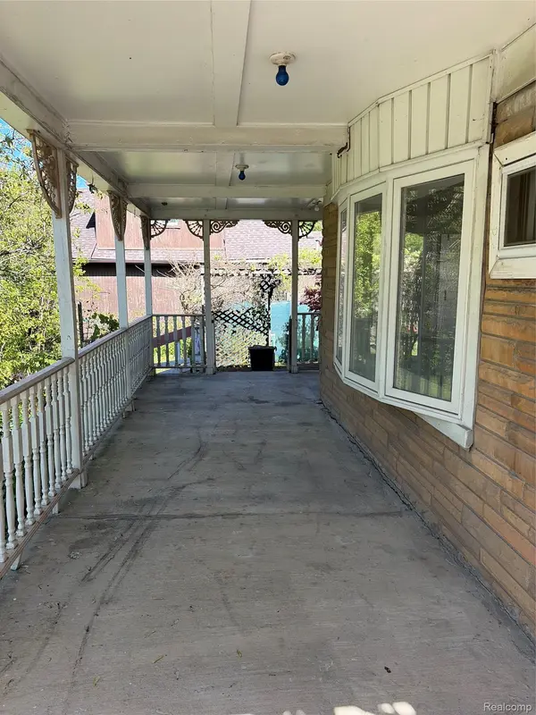 7004 Orchard AVE, Warren, MI 48091