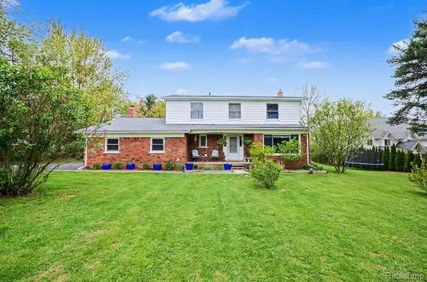 8909 Pippen DR, Bruce Township, MI 48065