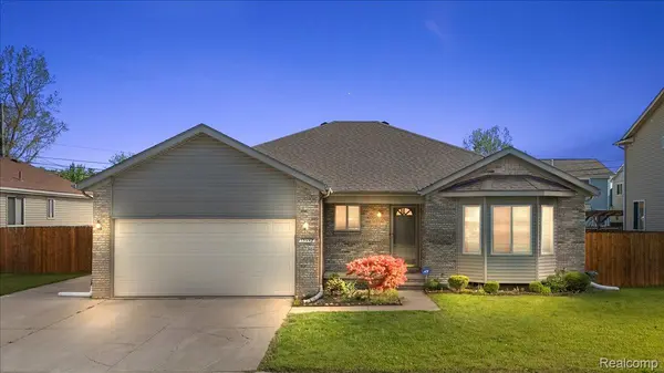 15948 Venice AVE, Clinton Charter Township, MI 48035