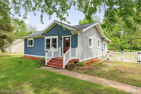 845 Sebek ST, Oxford Charter Township, MI 48371