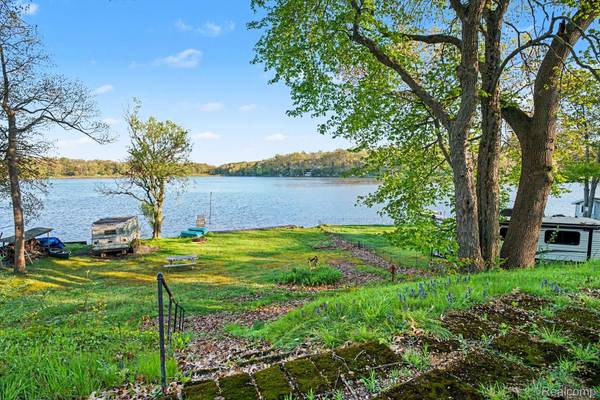 60800 Lilly Lake DR, Newberg Township, MI 49061