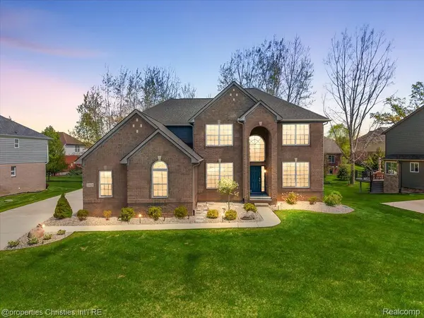 24428 Sheringham DR, Lyon Charter Township, MI 48178