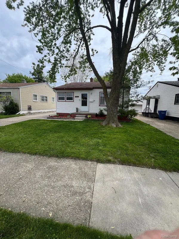 22480 Hillock AVE, Warren, MI 48089