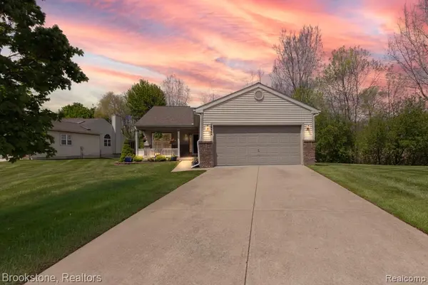 12465 Pagels DR #22,  Grand Blanc,  MI 48439