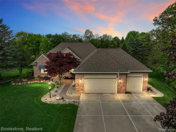 970 Moldovia DR, White Lake Charter Township, MI 48386