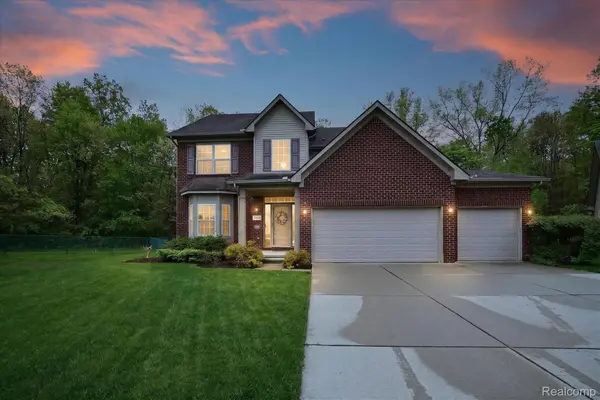 17154 Dew Point CT, Brownstown Charter Township, MI 48174