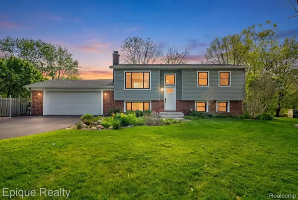2669 Ripple CT, White Lake Charter Township, MI 48383