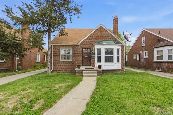 18260 Strathmoor ST, Detroit, MI 48235