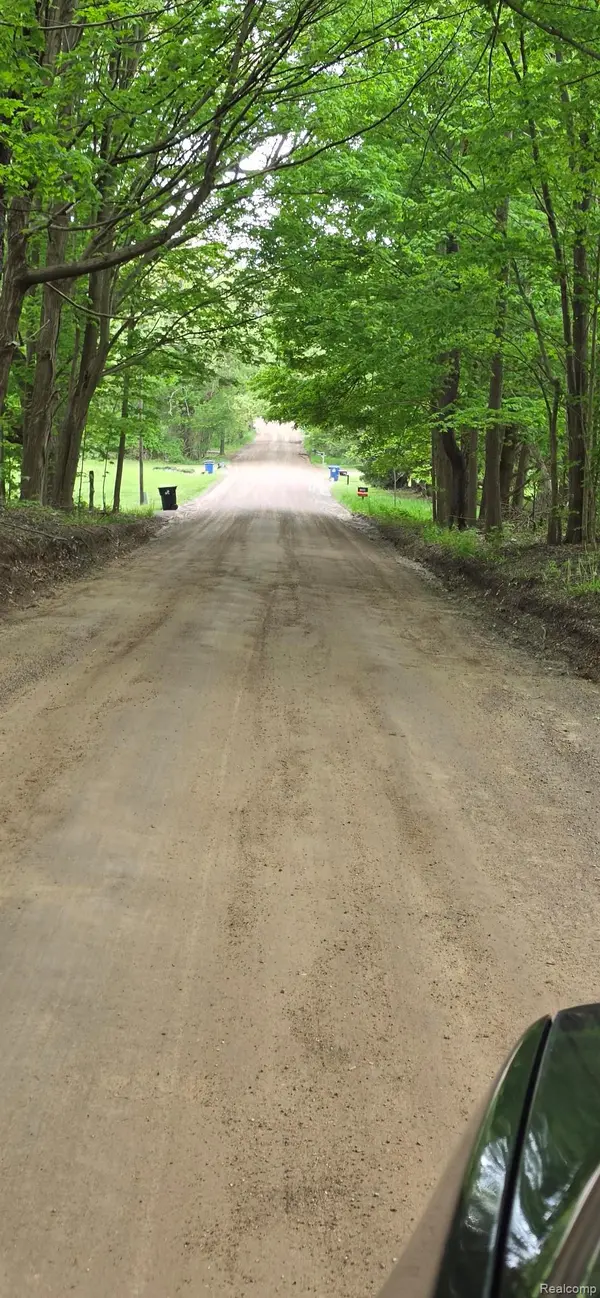 13.34 Acres Maple Rd E Maple RD E, Milford Charter Township, MI 48381