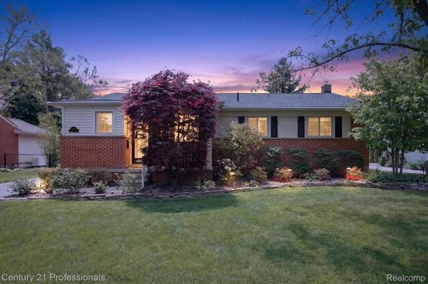 635 Simpson ST, Plymouth, MI 48170