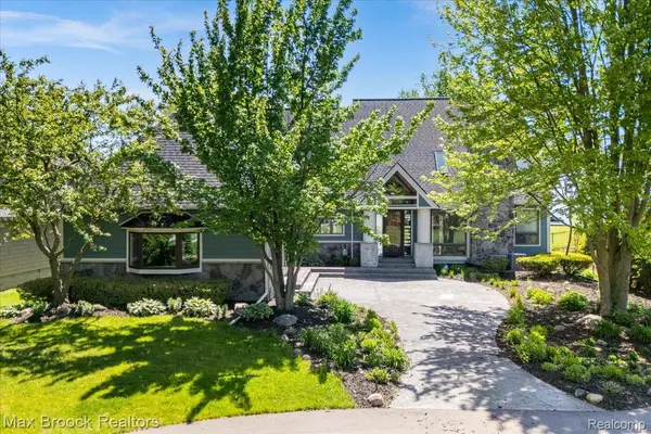 32630 JEFFERSON AVE, St. Clair Shores, MI 48082