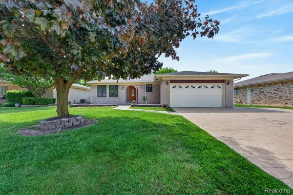 37465 Dundee ST, Sterling Heights, MI 48310