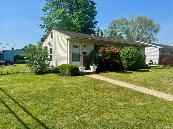 11964 Waiteley DR, Sterling Heights, MI 48313