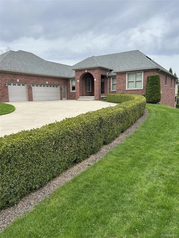 58548 Cory Lake DR, Washington Township, MI 48094