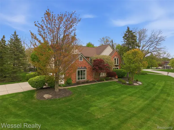 3368 Salem DR, Rochester Hills, MI 48306