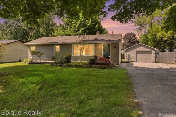 2624 Harrison AVE, Rochester Hills, MI 48307