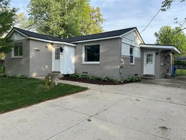 145 Danforth ST, White Lake Charter Township, MI 48386