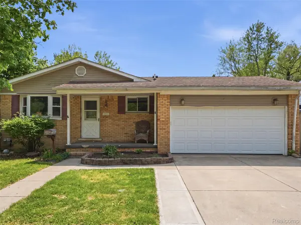 1295 1st ST, Lapeer, MI 48446