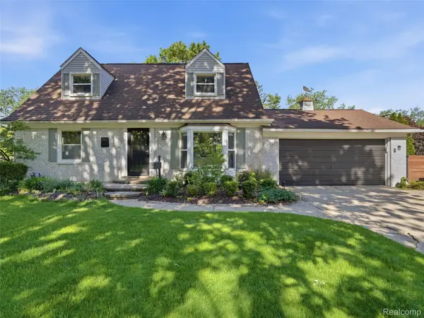 3867 Percy King RD, Waterford Charter Township, MI 48329