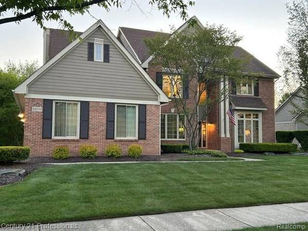 22177 Hazelton CT, Novi, MI 48374