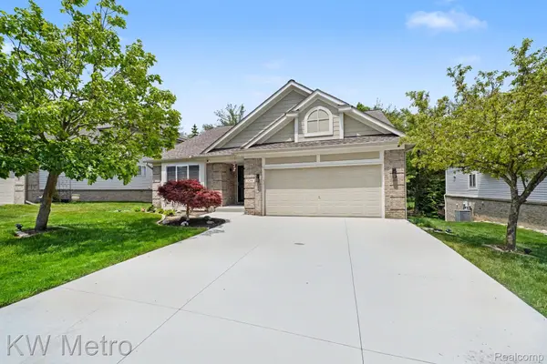 3280 Harbours BLVD, Waterford Charter Township, MI 48328