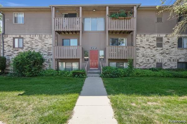 8737 Green Willow ST #9,  Brighton,  MI 48116